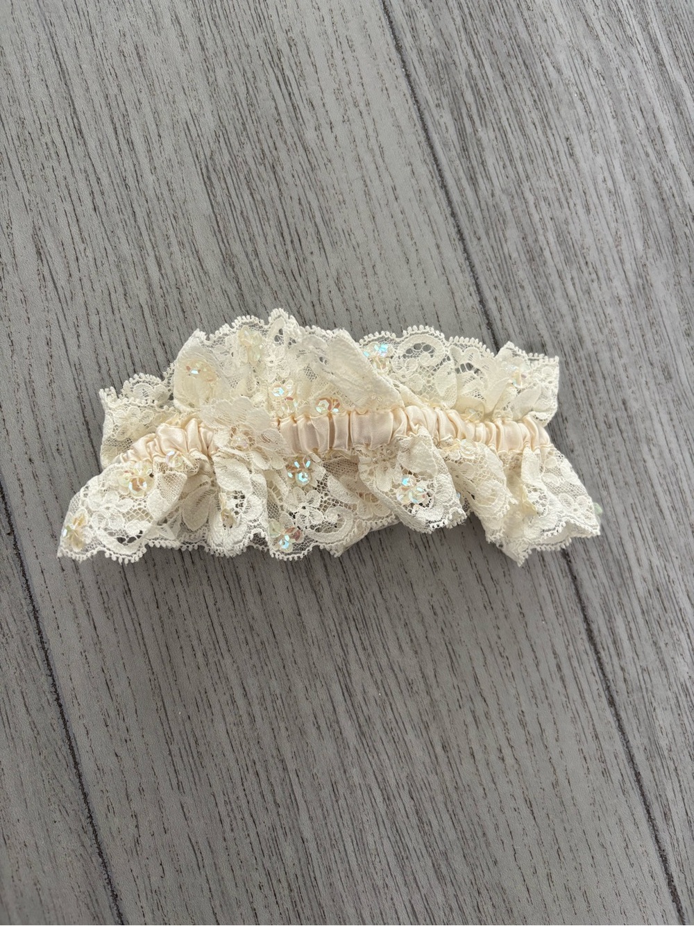 Victoria’s Secret RARE vintage bridal leg garter. EUC.